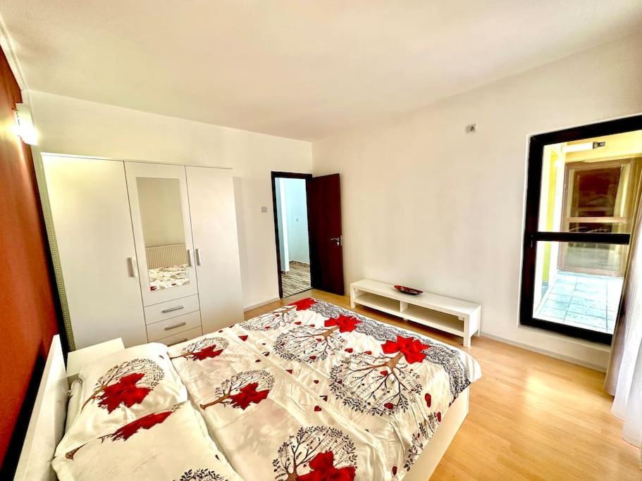 Apartament Novara 21 Κραϊόβα Εξωτερικό φωτογραφία